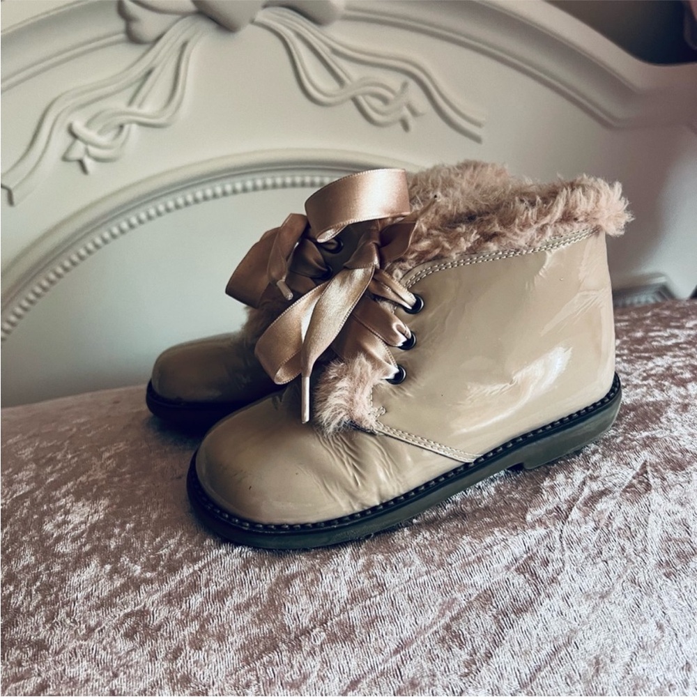 Little Girl’s Pink Patent Boots - Picture 4 of 8